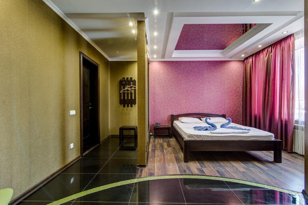 Bansay Hotel Dnipro Exterior photo